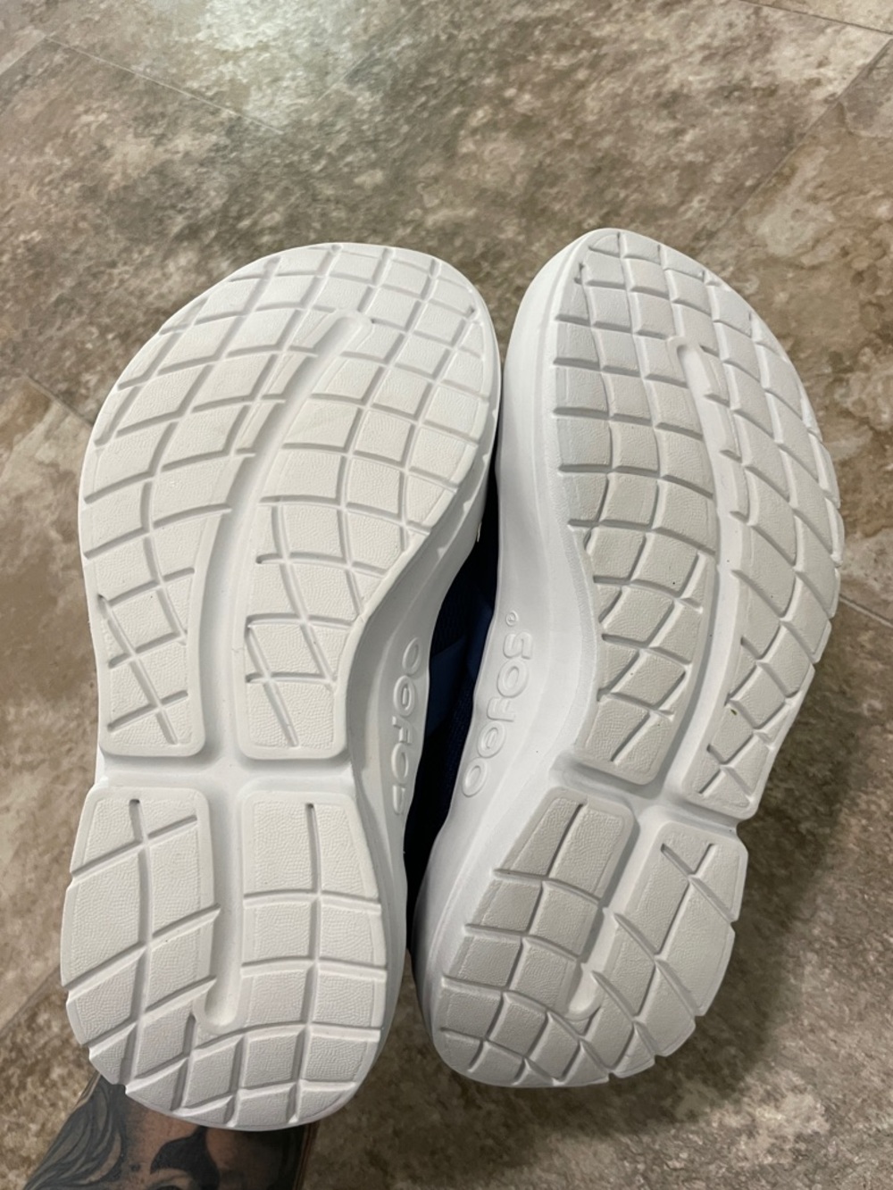 Oofos OOmg Low shoes - Picture 6 of 7